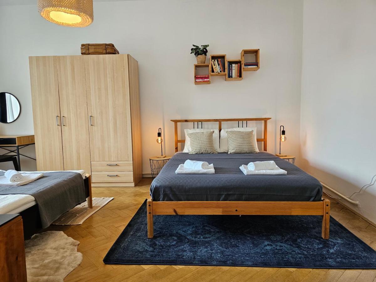 Stone Square Apartment บราติสลาวา ภายนอก รูปภาพ