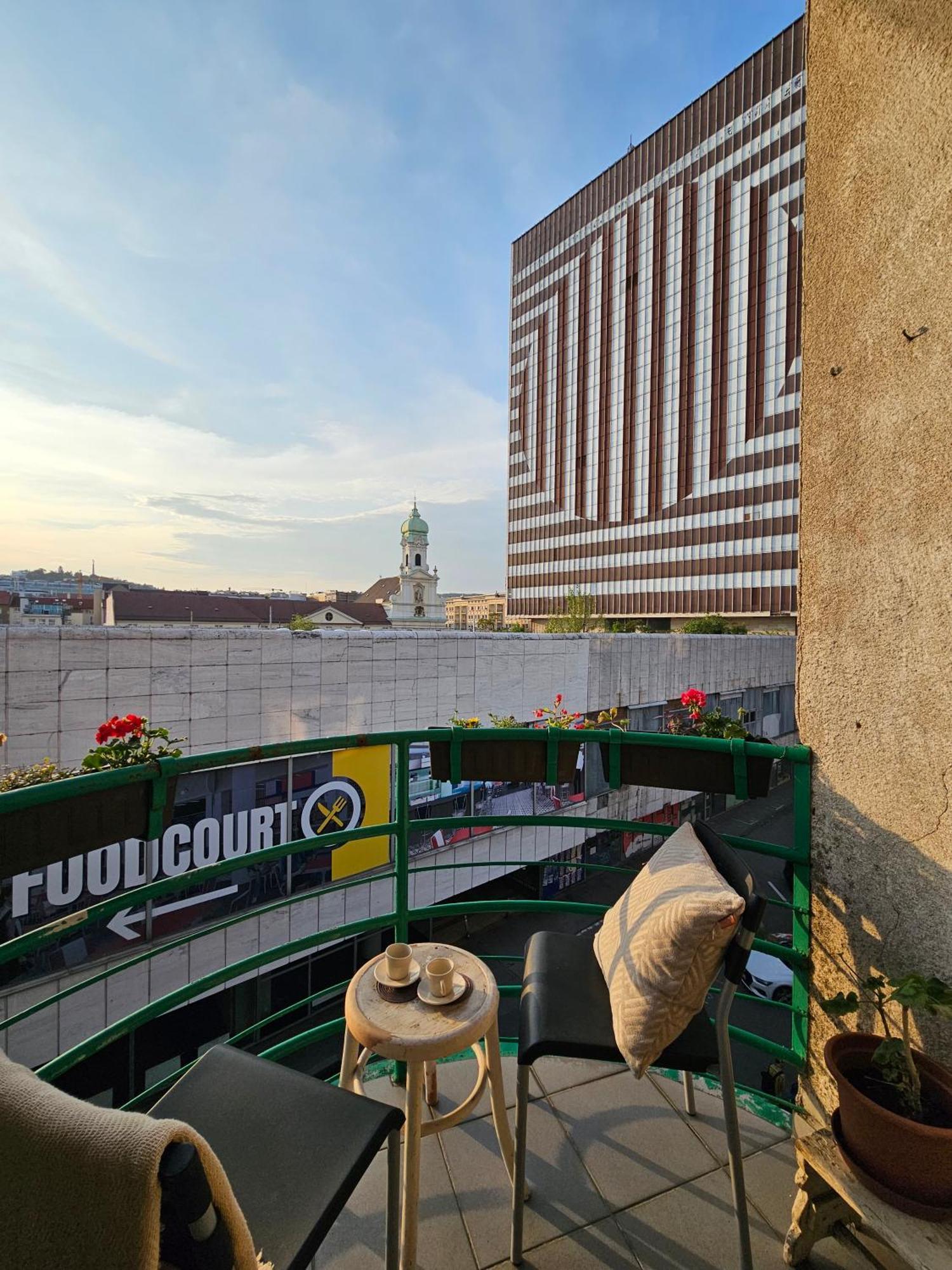 Stone Square Apartment บราติสลาวา ภายนอก รูปภาพ